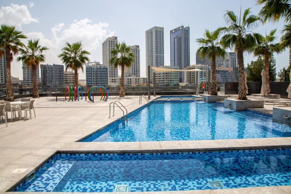 Frank Porter - Sparkle Tower 1 Apartment