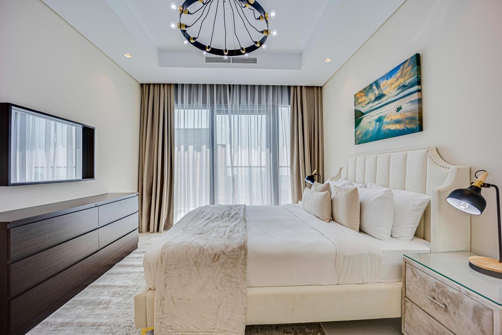 Luxury In Paramount Midtown Apartment *
