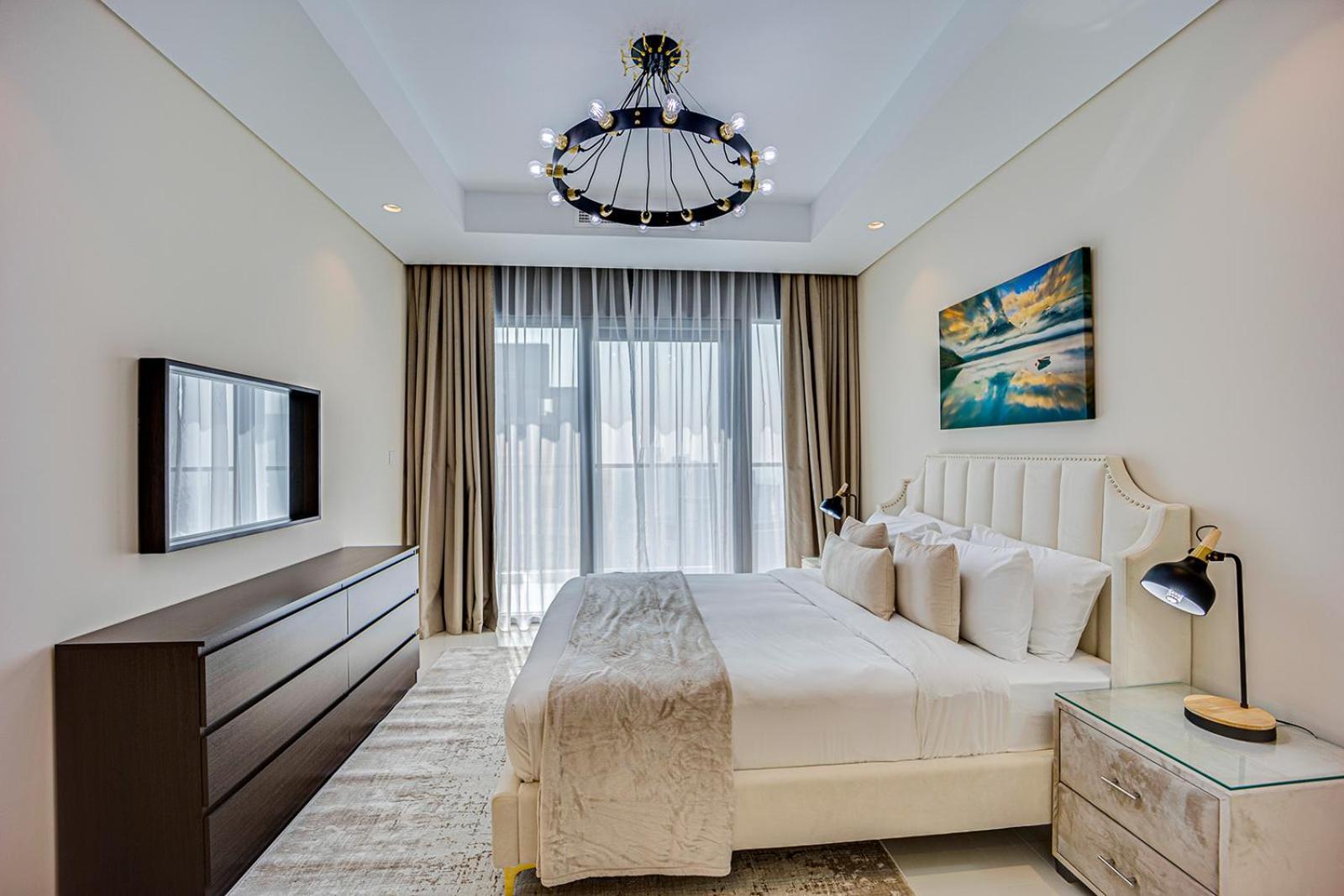 Luxury In Paramount Midtown Apartment Dubai