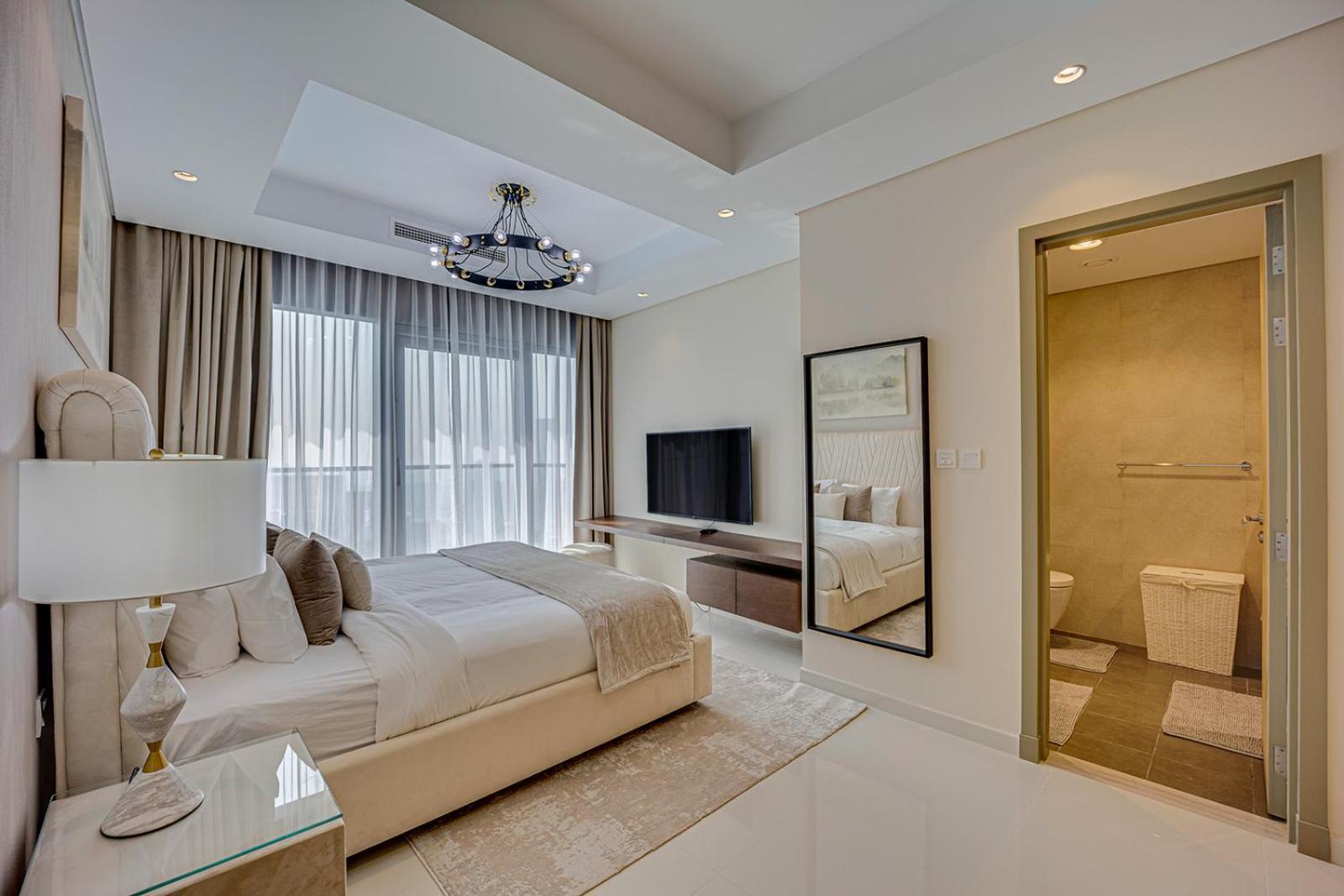 Luxury In Paramount Midtown