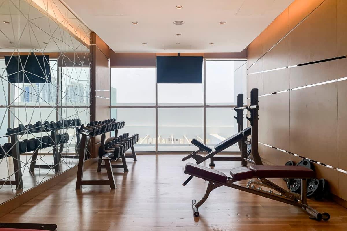 Frank Porter - Carson Tower C Apartment Dubai