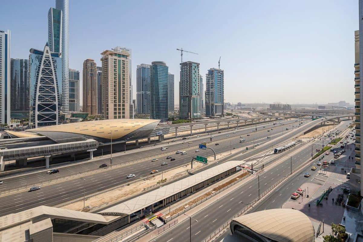 Frank Porter - Marina Tower B Dubai