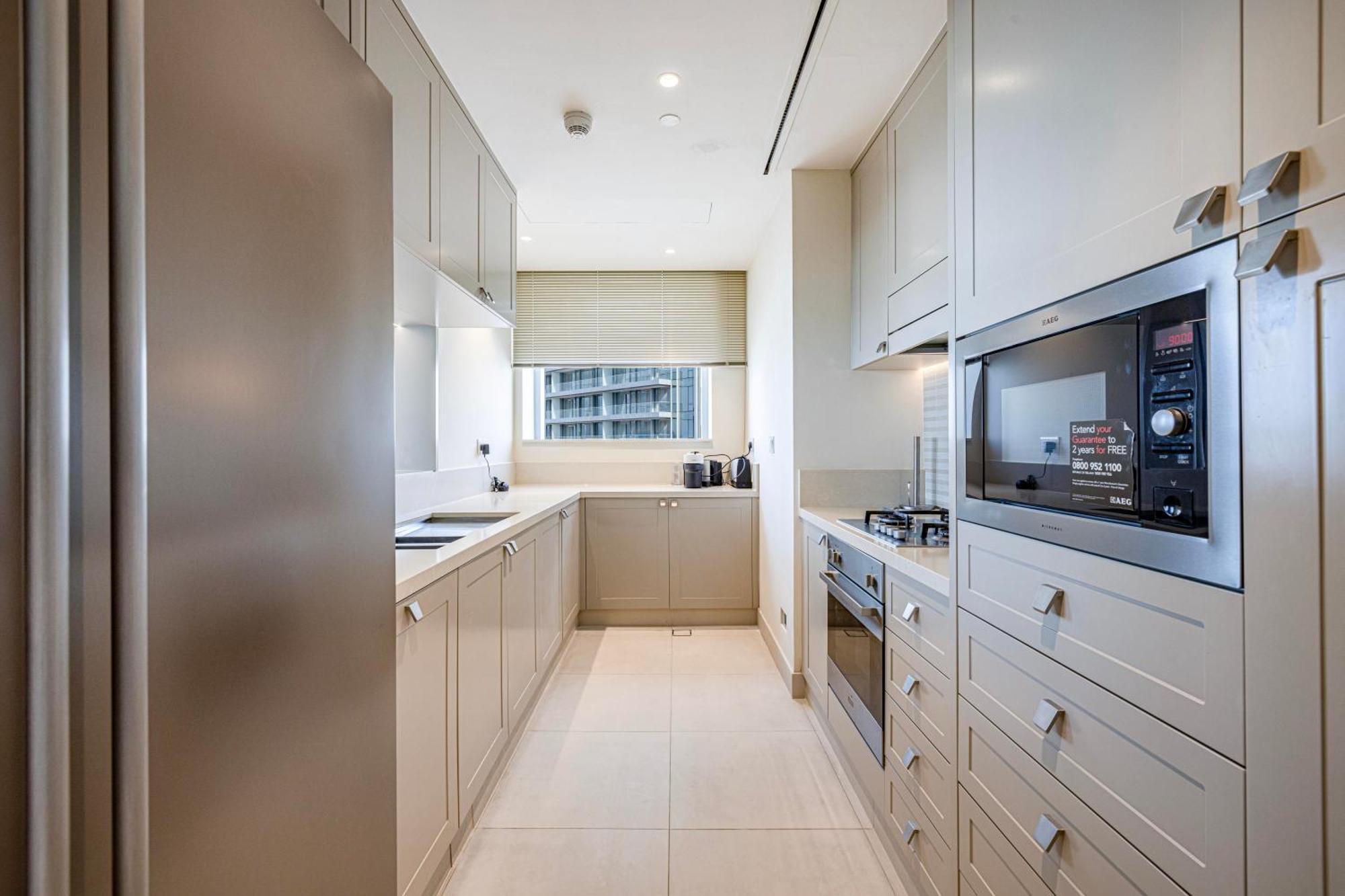 The Address Fountain Views 2 Bedroom With Burj Khalifa View And Access To Mall Apartment Dubai