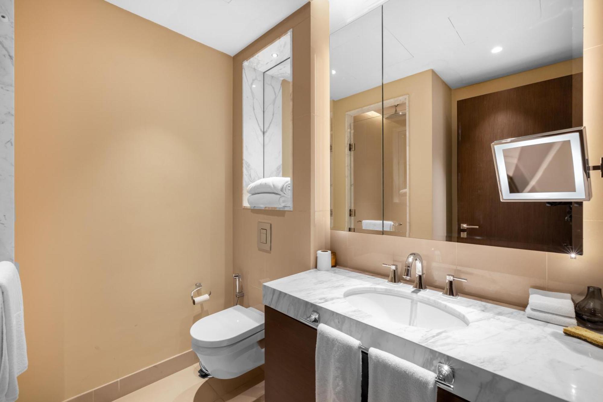 The Address Fountain Views 2 Bedroom With Burj Khalifa View And Access To Mall