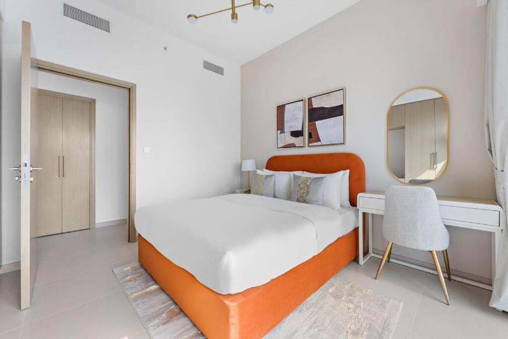 Burj Royale - Burj Khalifa View - 4m Walk To Mall Apartment *