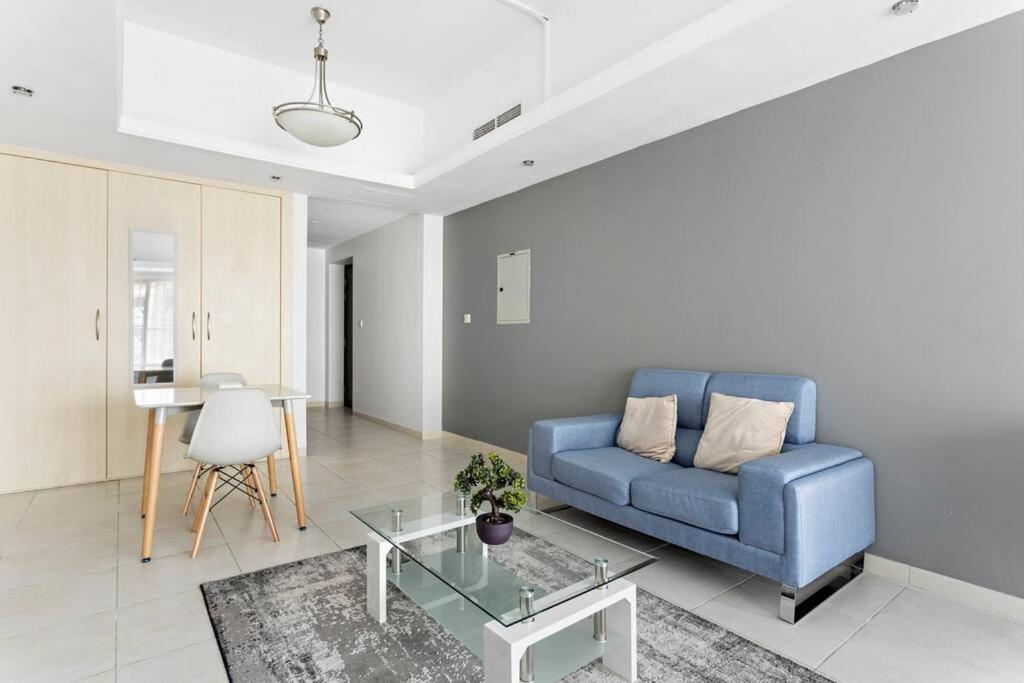 Apartment Stylish In Prime Location
