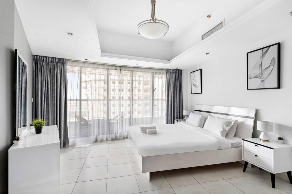Apartment Stylish In Prime Location