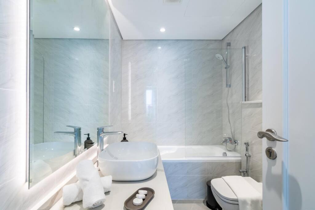 First Class 1br Modern And Spacious Apartment