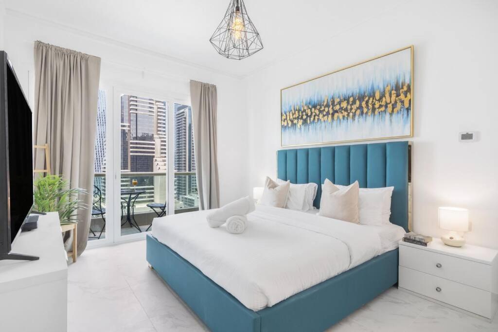 First Class 1br Modern And Spacious Dubai
