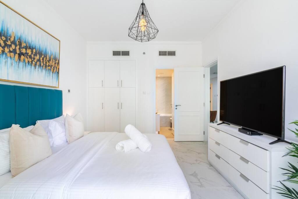 First Class 1br Modern And Spacious Apartment *