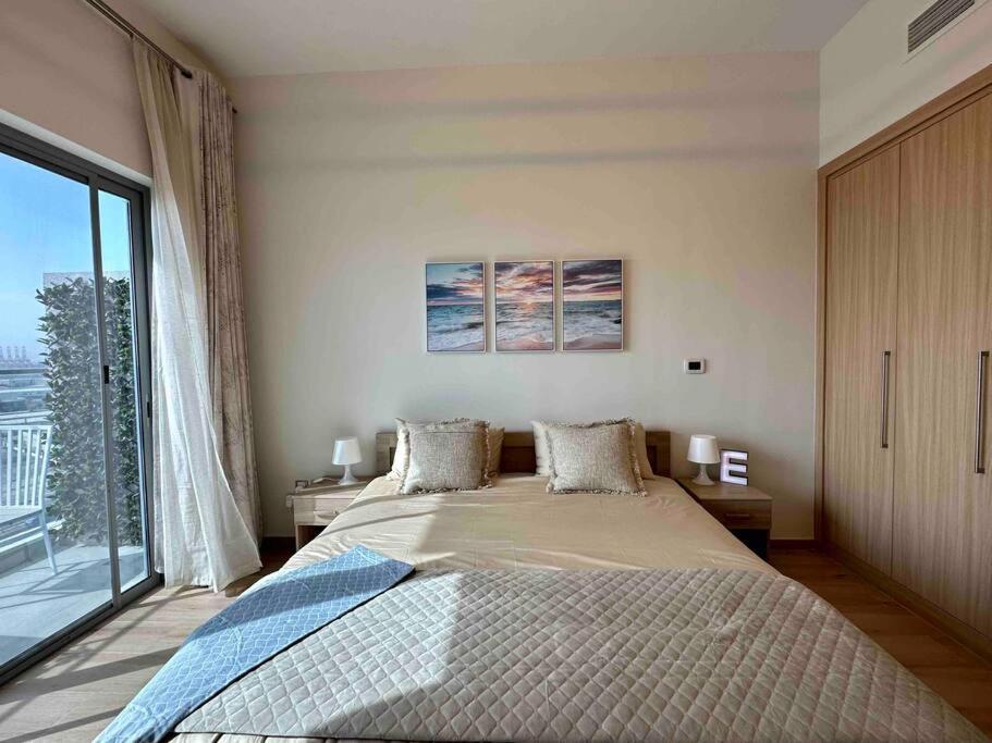 Azizi Aura 1013 Apartment