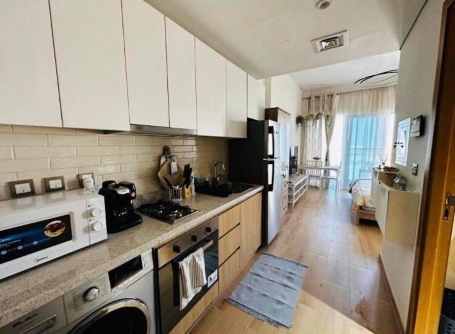 Apartment Azizi Aura 1013 Dubai