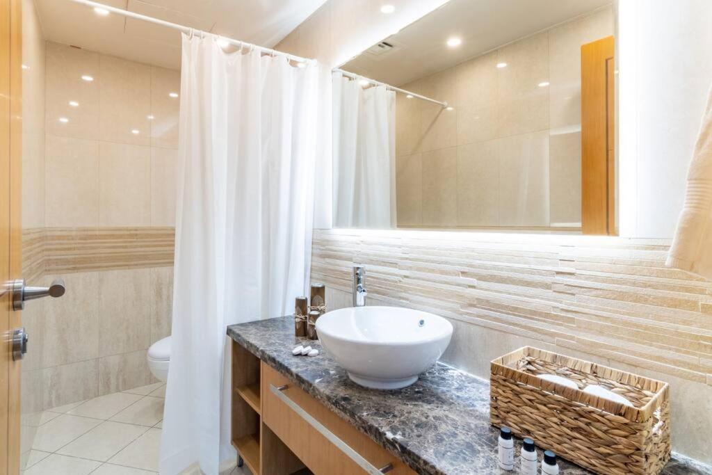 First Class 2br Modern And Stylish Apartment