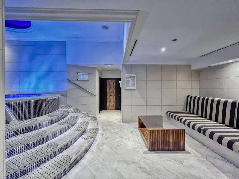First Class 2br Modern And Stylish Apartment Dubai