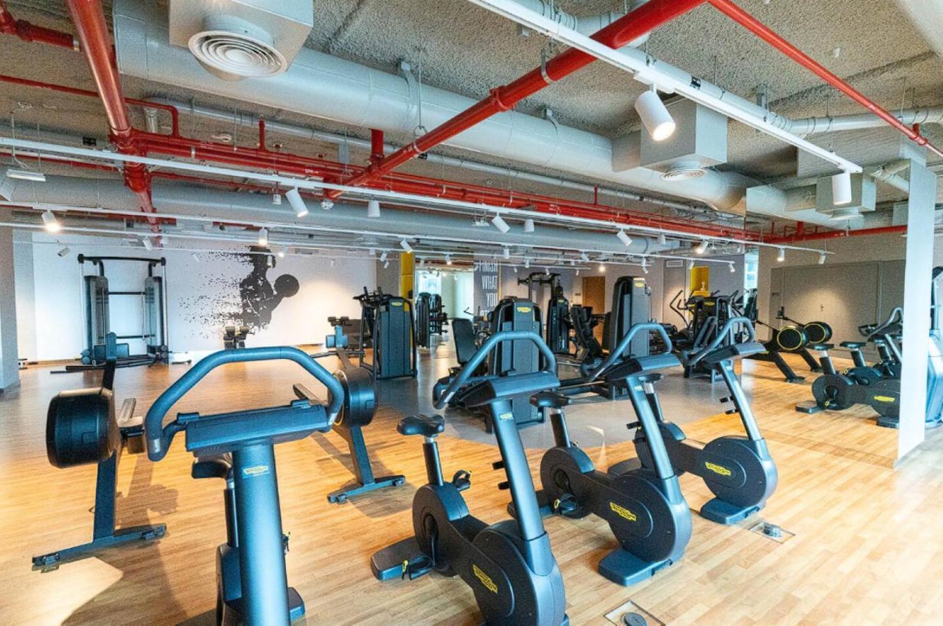 Luxury 3 Bedroom Corner - Stunning 270 Degrees Views - Burj & Fountain Views! 3 Balconies, 5 Minute Walk To Mall, Great Gym, Yoga *
