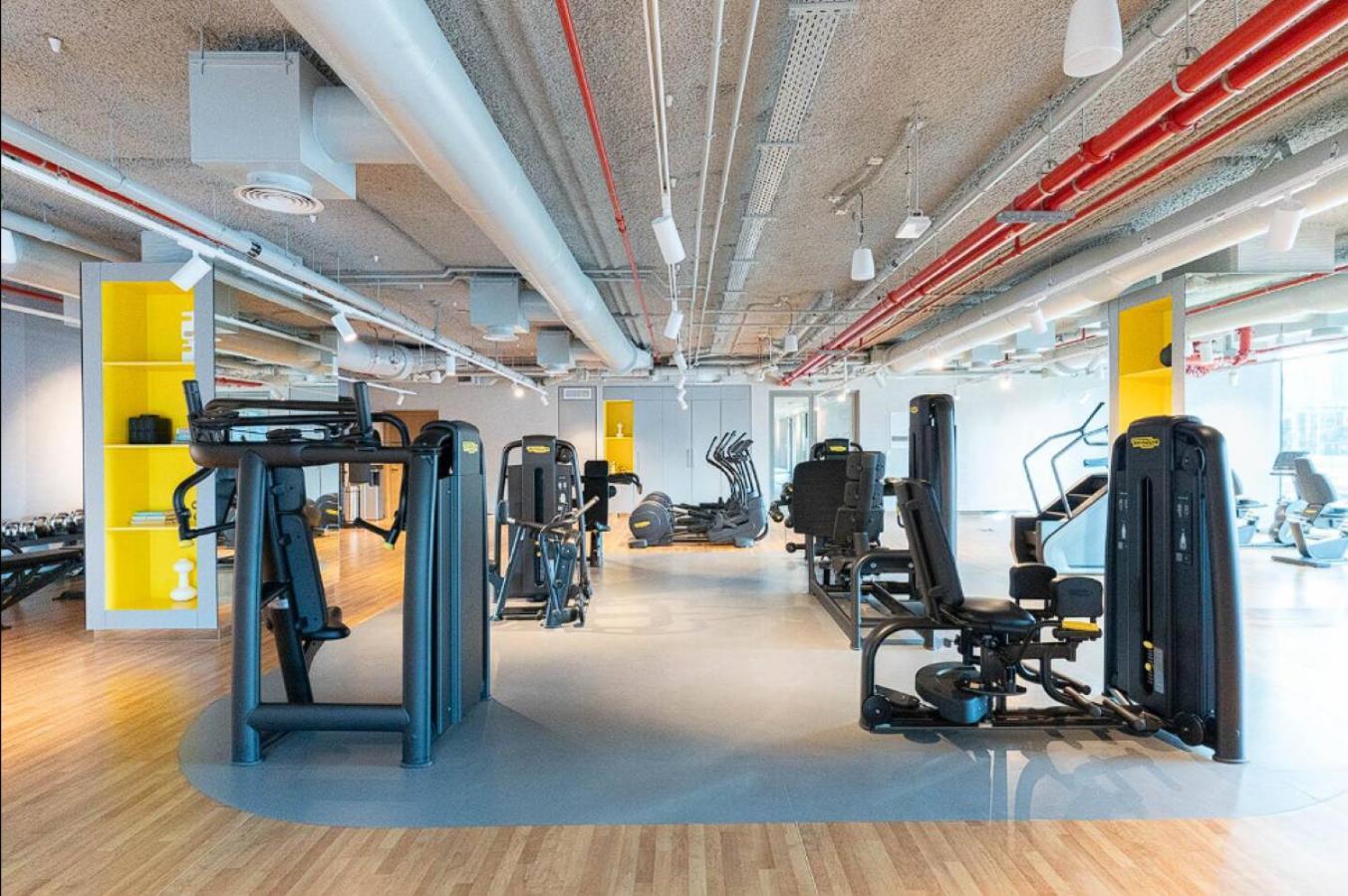 Luxury 3 Bedroom Corner - Stunning 270 Degrees Views - Burj & Fountain Views! 3 Balconies, 5 Minute Walk To Mall, Great Gym, Yoga