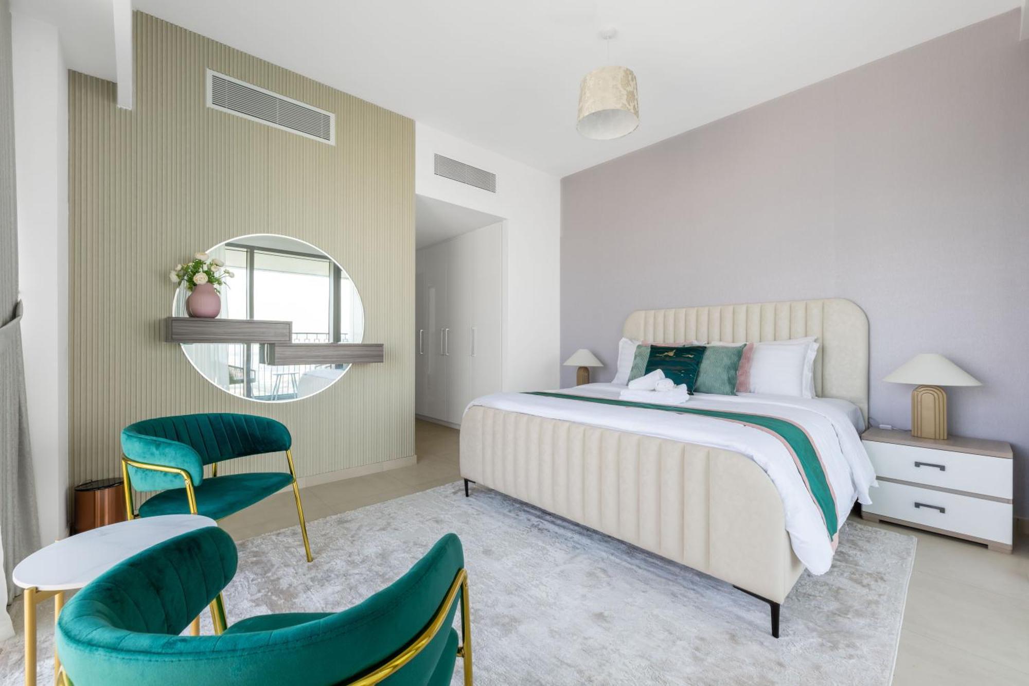 Luxury 3 Bedroom Corner - Stunning 270 Degrees Views - Burj & Fountain Views! 3 Balconies, 5 Minute Walk To Mall, Great Gym, Yoga * Dubai