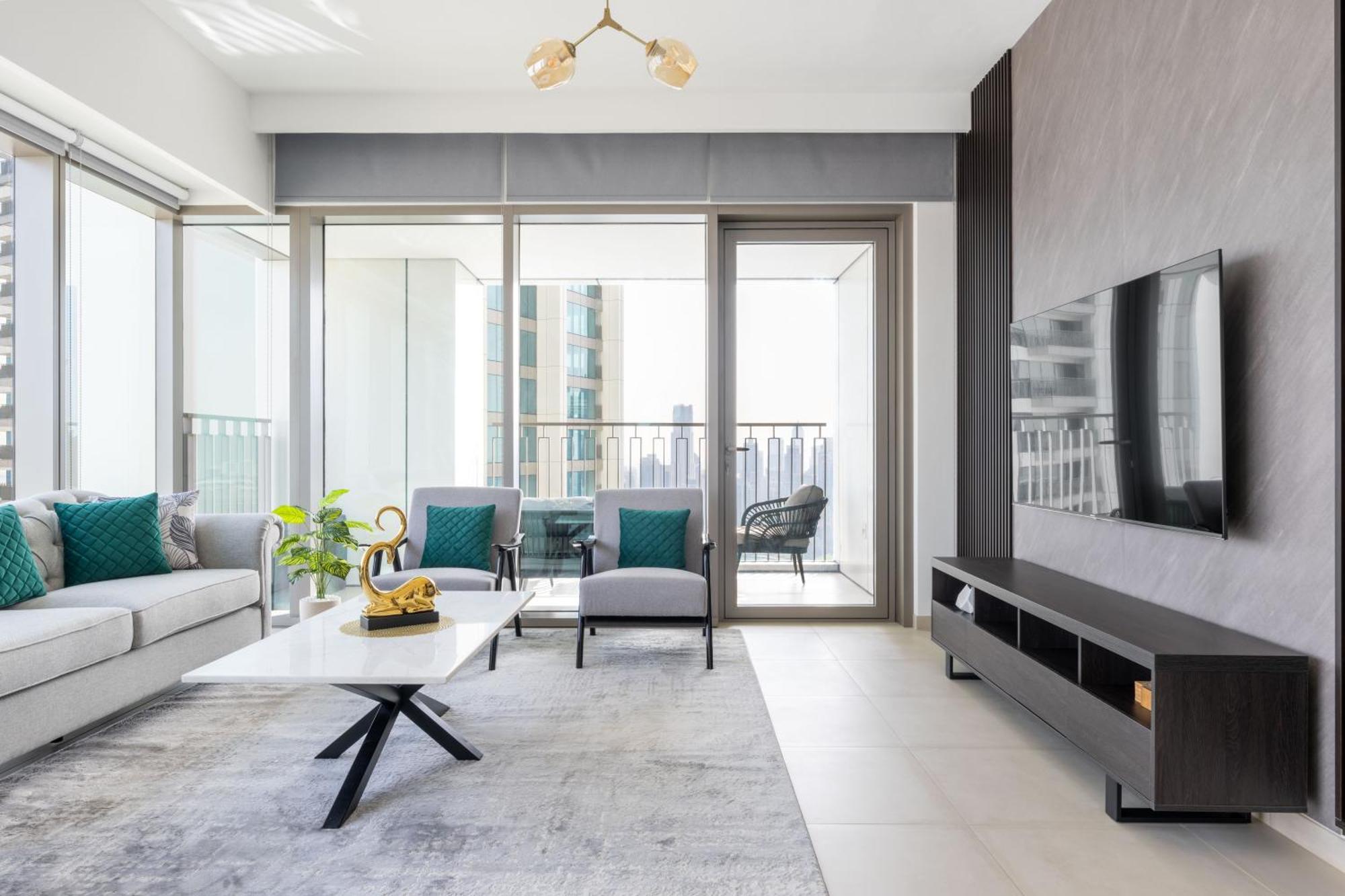 Apartment Luxury 3 Bedroom Corner - Stunning 270 Degrees Views - Burj & Fountain Views! 3 Balconies, 5 Minute Walk To Mall, Great Gym, Yoga *