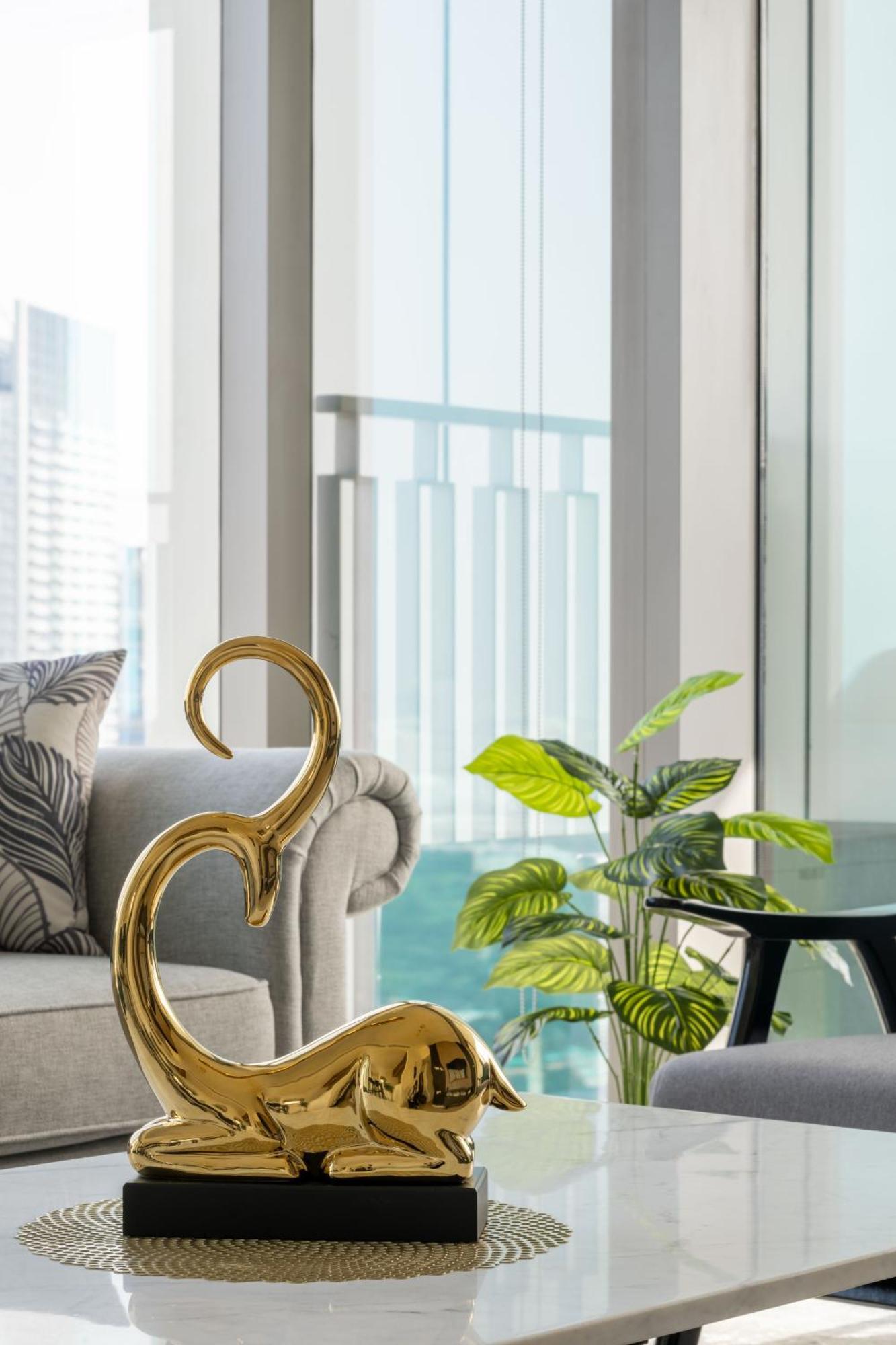 Luxury 3 Bedroom Corner - Stunning 270 Degrees Views - Burj & Fountain Views! 3 Balconies, 5 Minute Walk To Mall, Great Gym, Yoga Apartment