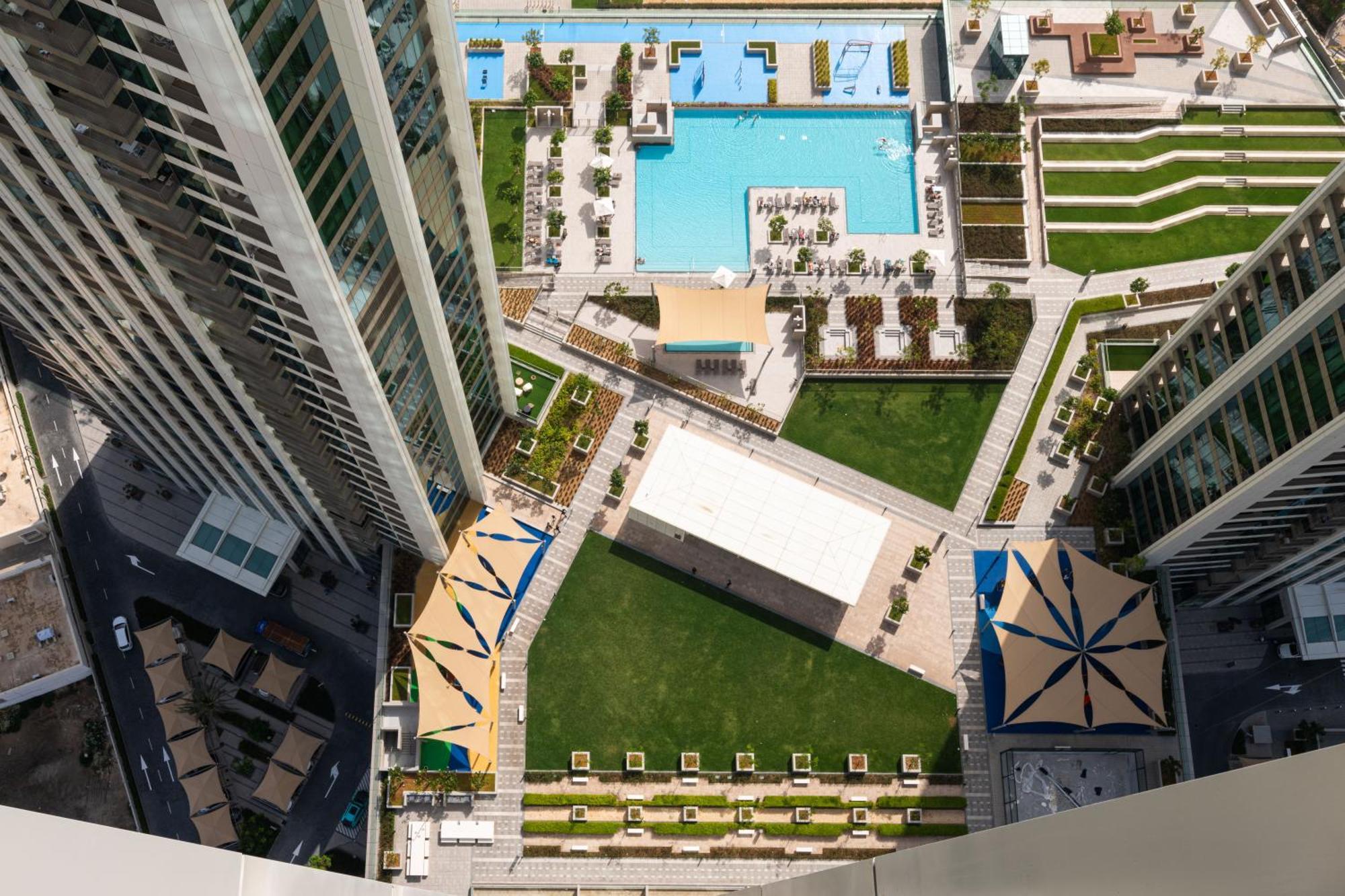 Luxury 3 Bedroom Corner - Stunning 270 Degrees Views - Burj & Fountain Views! 3 Balconies, 5 Minute Walk To Mall, Great Gym, Yoga * Dubai