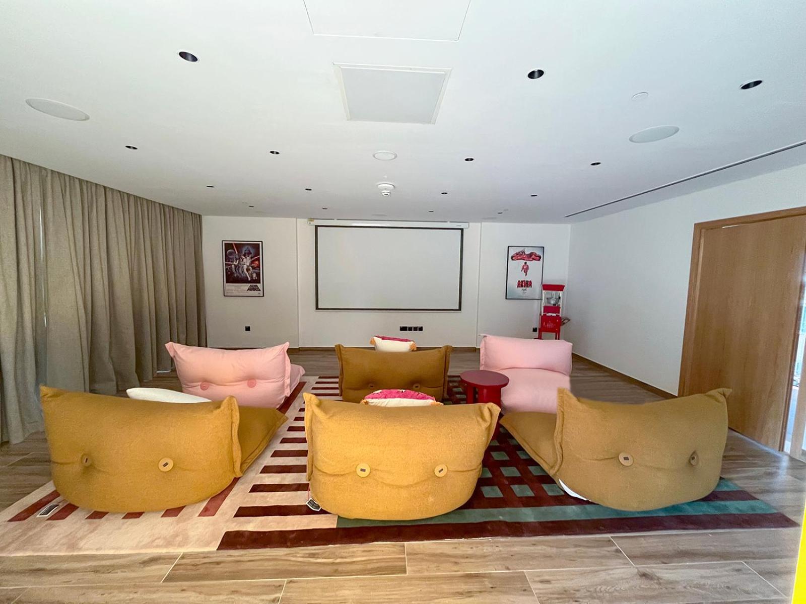 Coolest 1 Bedroom In Hills Close To The Park Apartment *