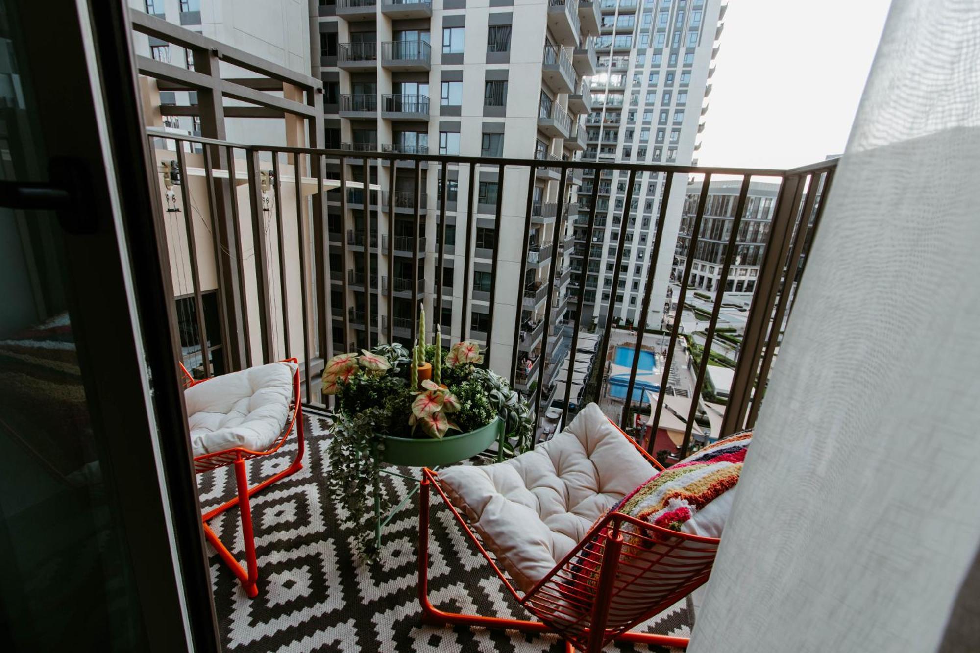 Coolest 1 Bedroom In Hills Close To The Park Apartment Dubai