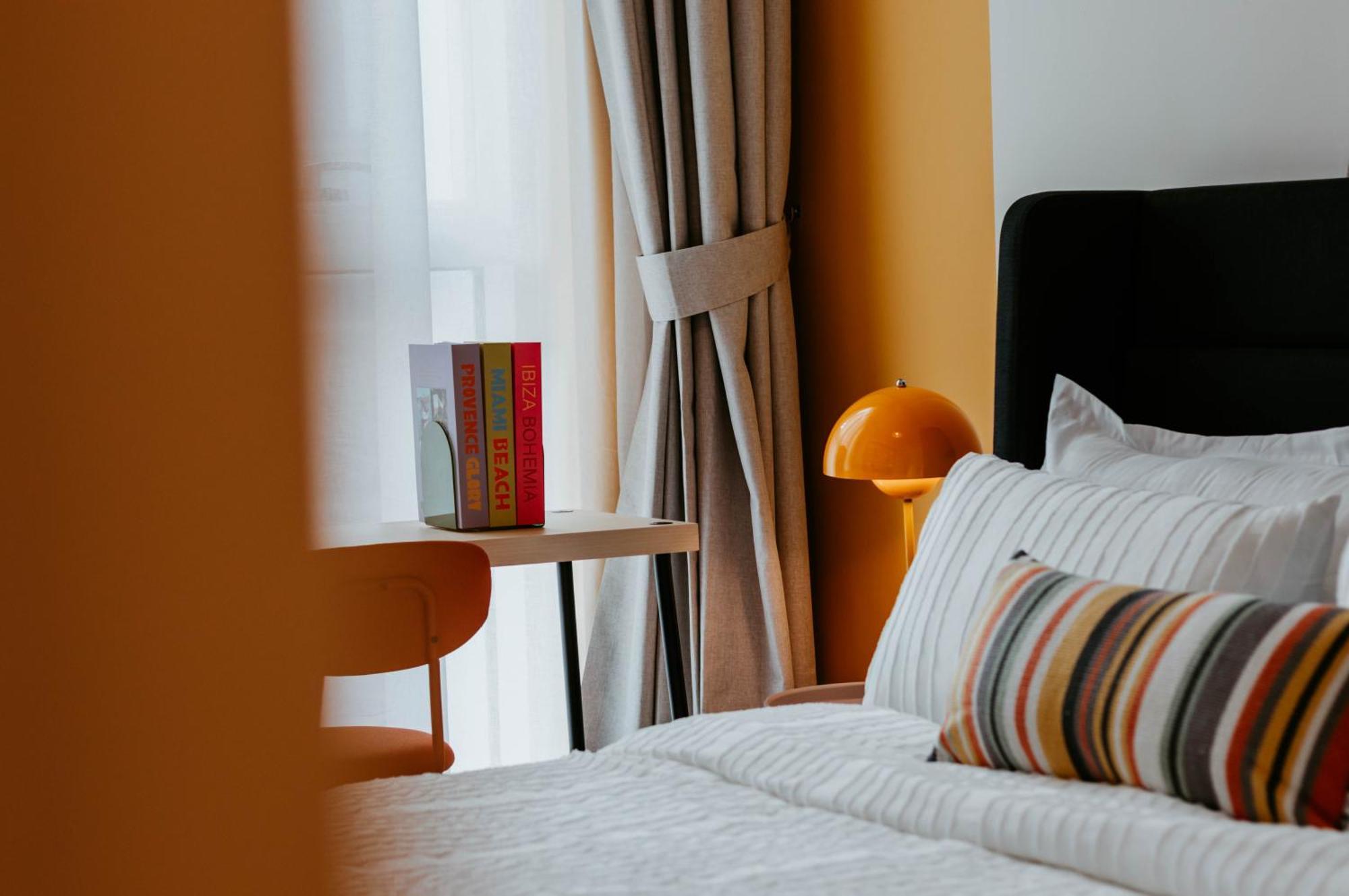 Coolest 1 Bedroom In Hills Close To The Park Apartment *