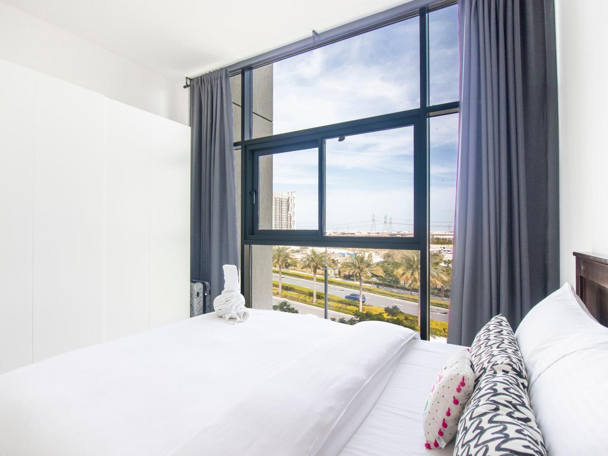 Luxury 1br Getaway: Steps From Hills Park Apartment *
