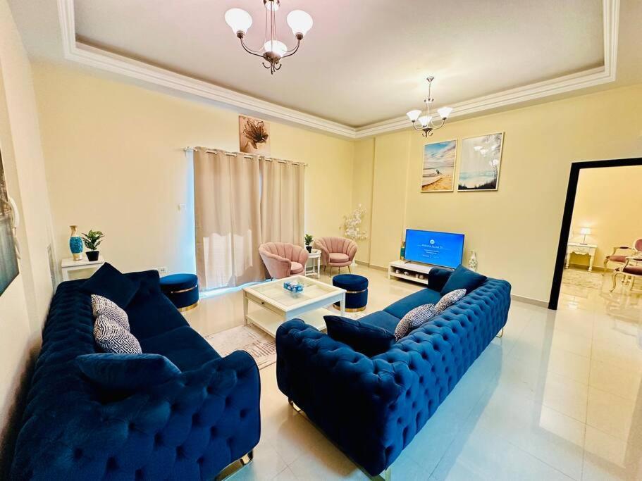 Luxury 1 Bed - Pool View - Ready Apartment *