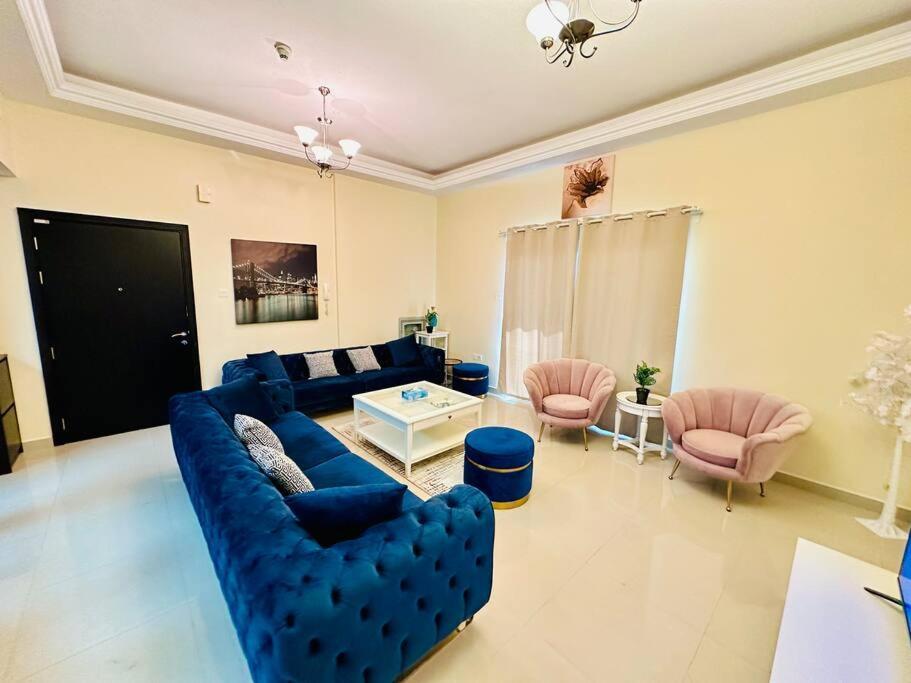 Luxury 1 Bed - Pool View - Ready Apartment *
