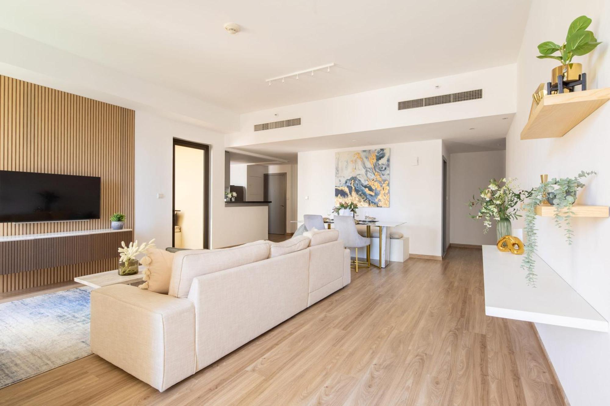 Frank Porter - Rimal 1 Apartment