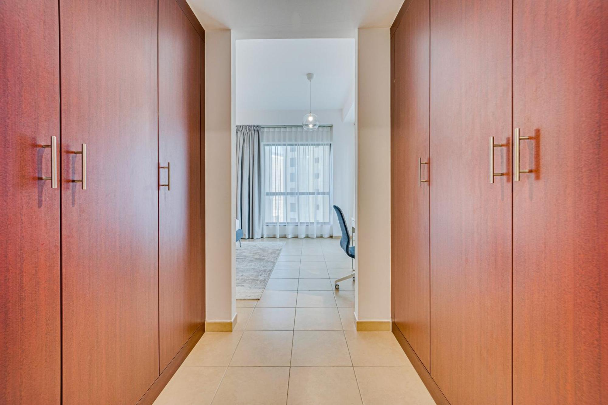 And Comfy In Jbr * Dubai