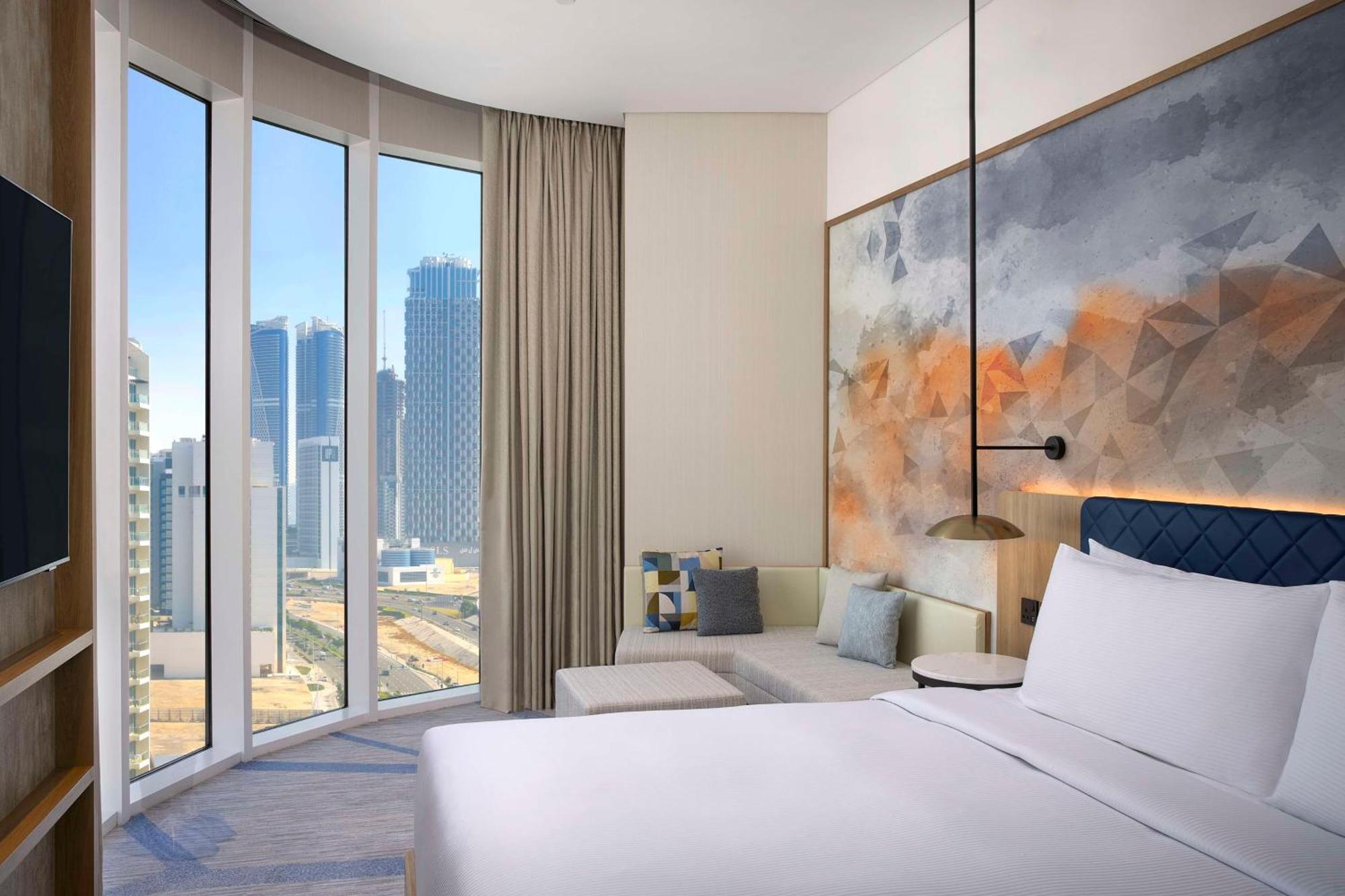 Hilton Garden Business Bay 4*
