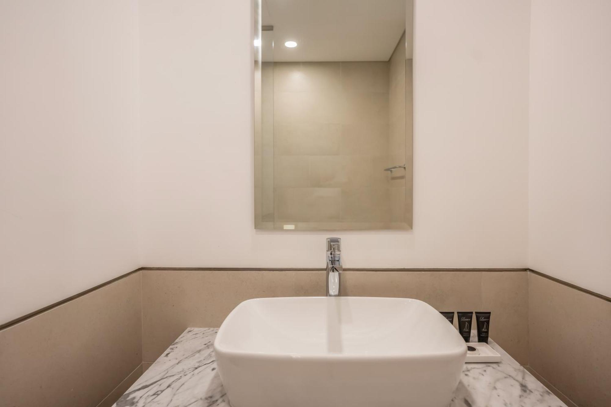 Apartment Vacay Lettings 2 Bed Retreat Near Burj Al Arab Dubai