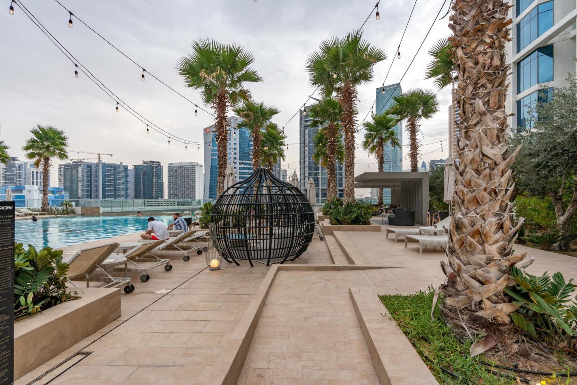 Apartment Spacious Luxe Family With Canal & Burj Khalifa View Dubai