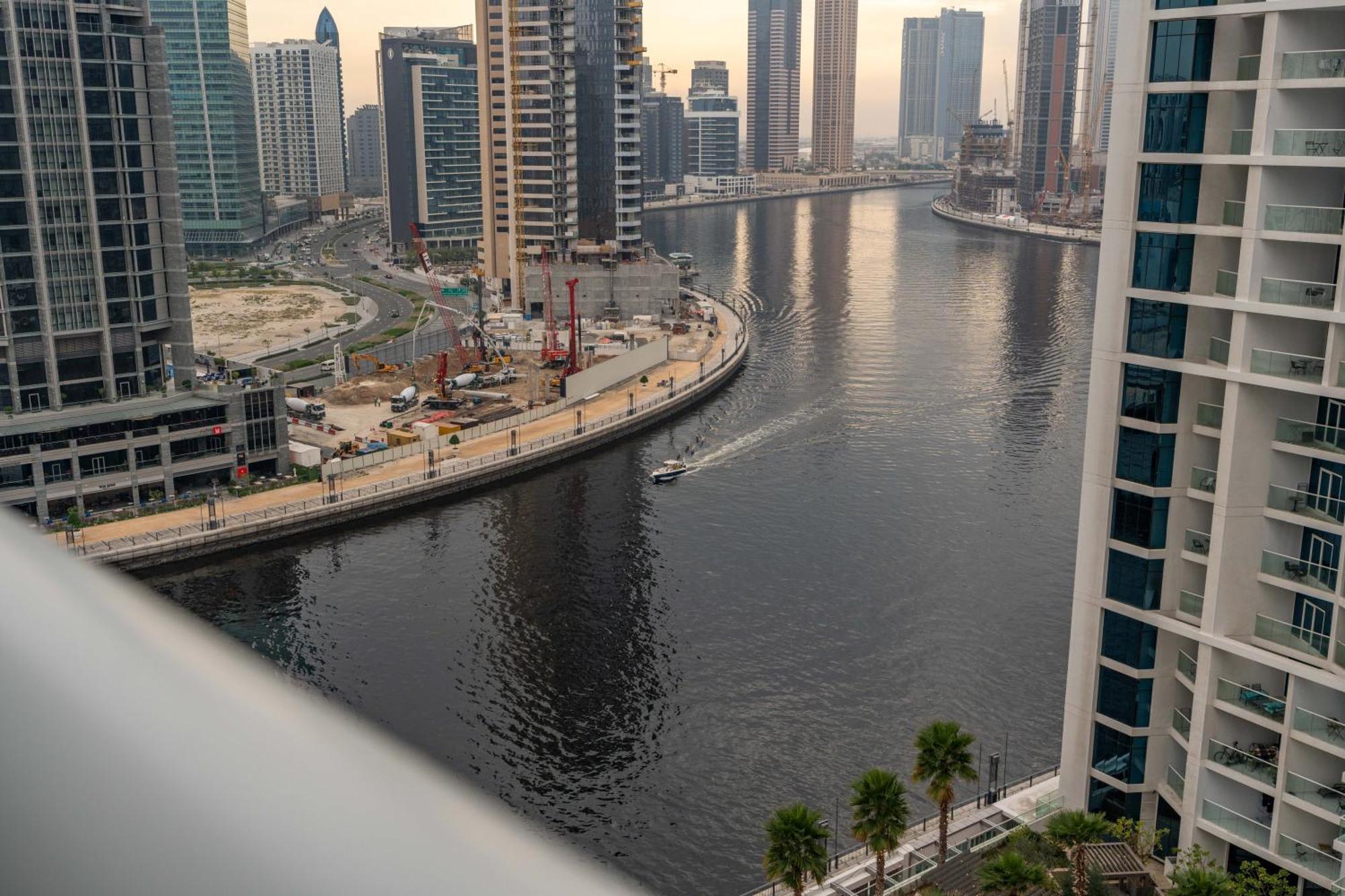 Spacious Luxe Family With Canal & Burj Khalifa View *