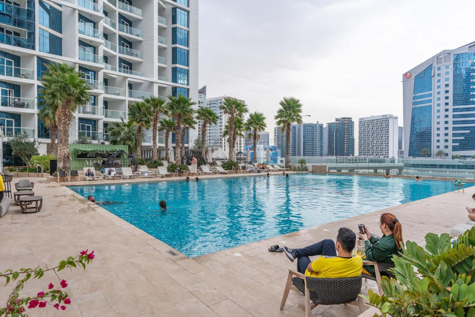 Spacious Luxe Family With Canal & Burj Khalifa View *