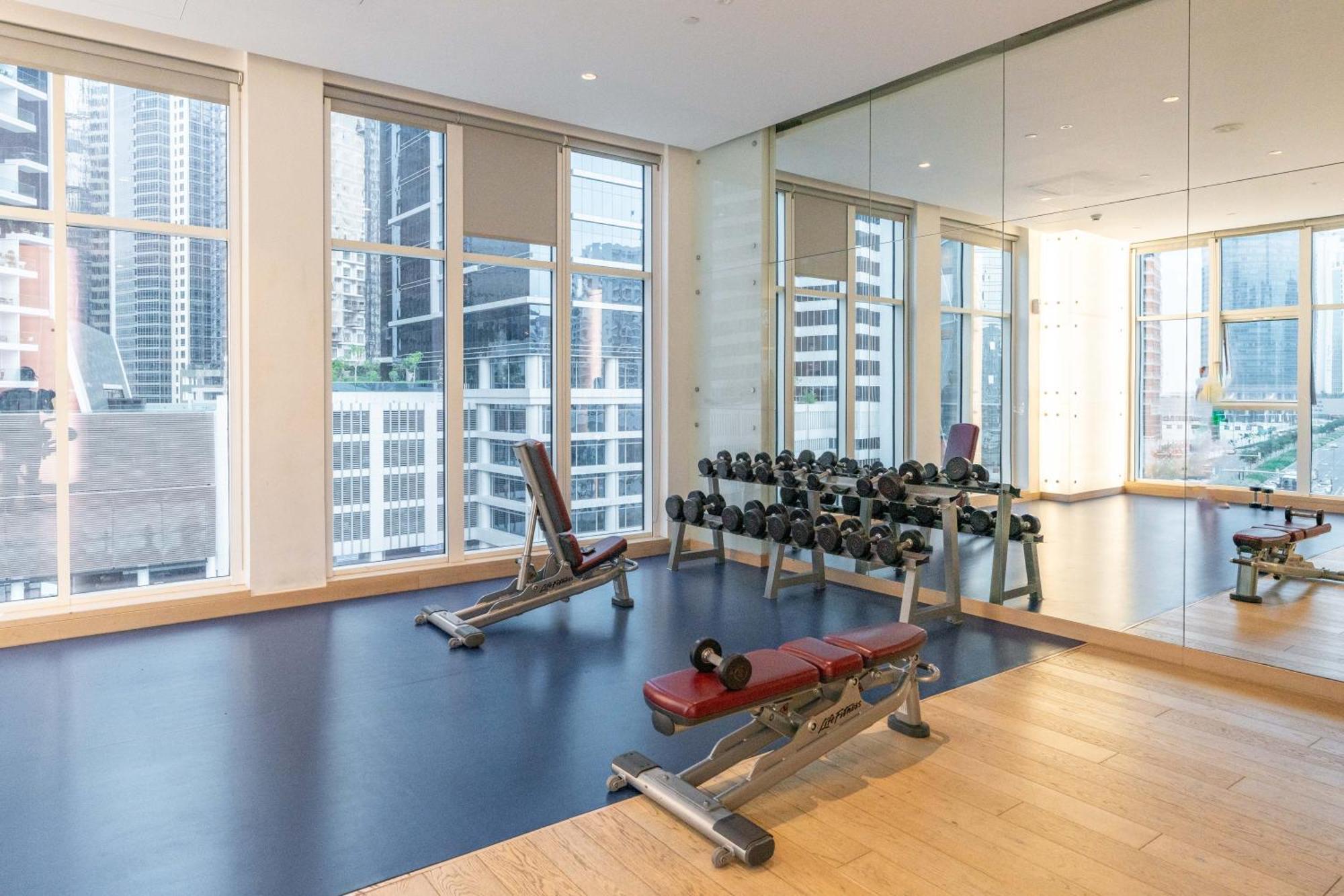 Apartment Spacious Luxe Family With Canal & Burj Khalifa View