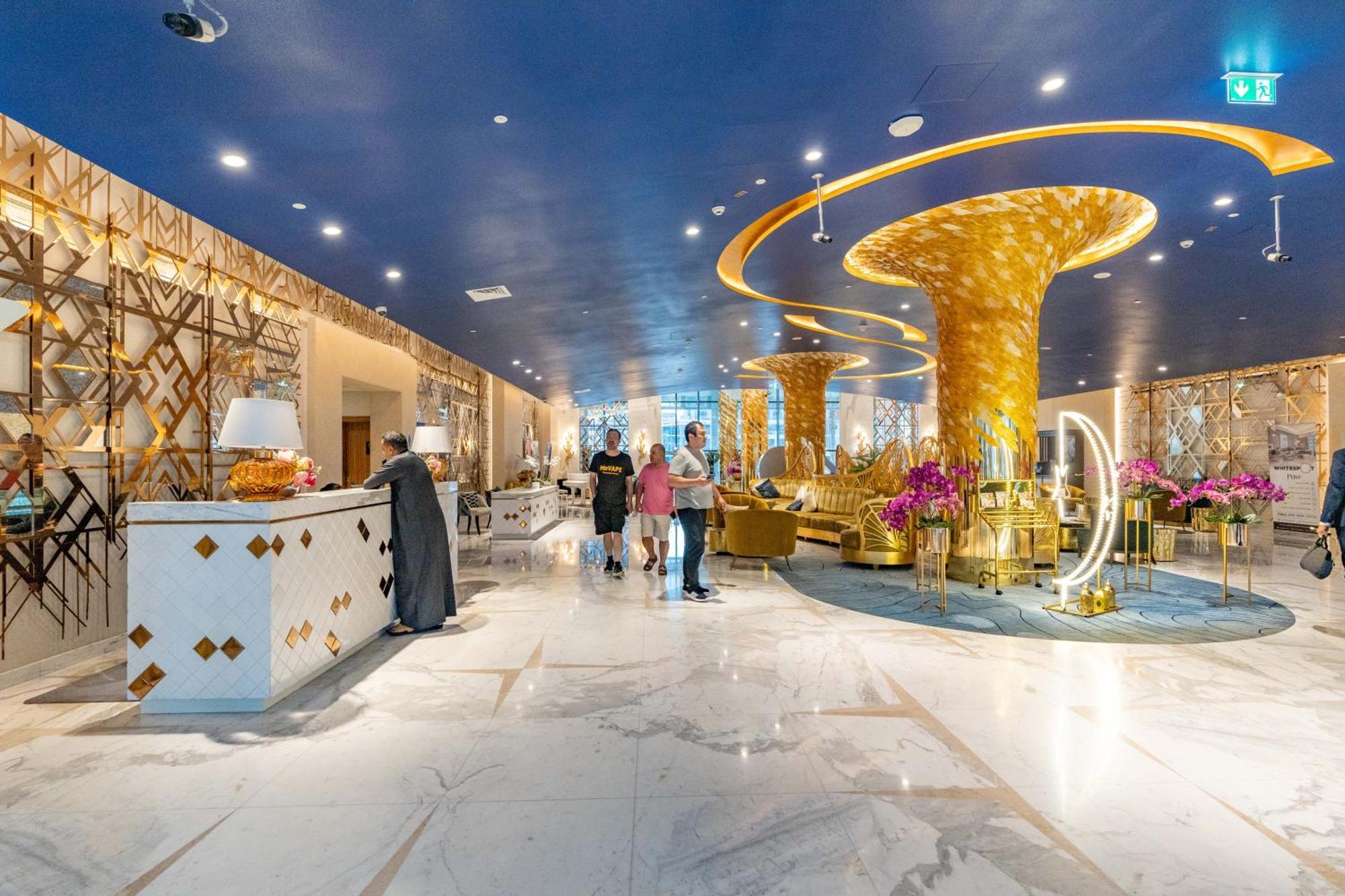 Spacious Luxe Family With Canal & Burj Khalifa View Dubai