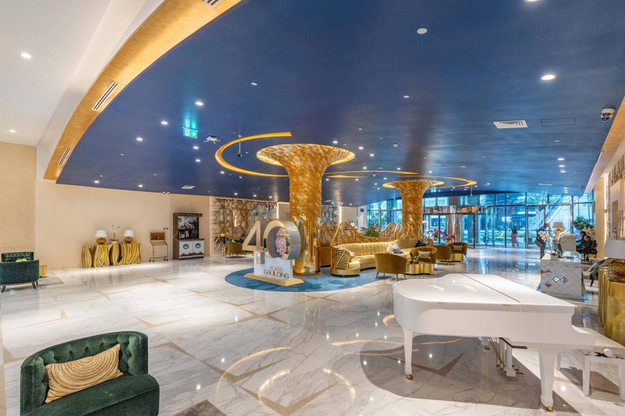 Apartment Spacious Luxe Family With Canal & Burj Khalifa View Dubai