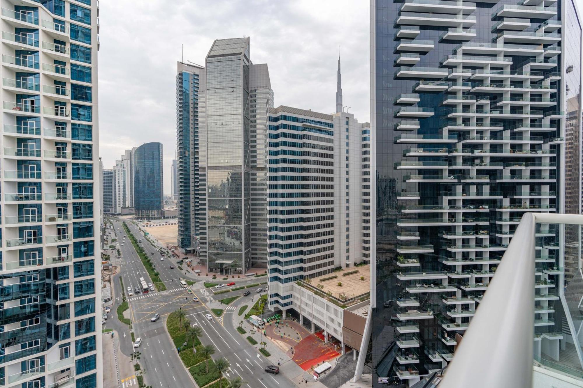 Spacious Luxe Family With Canal & Burj Khalifa View Apartment