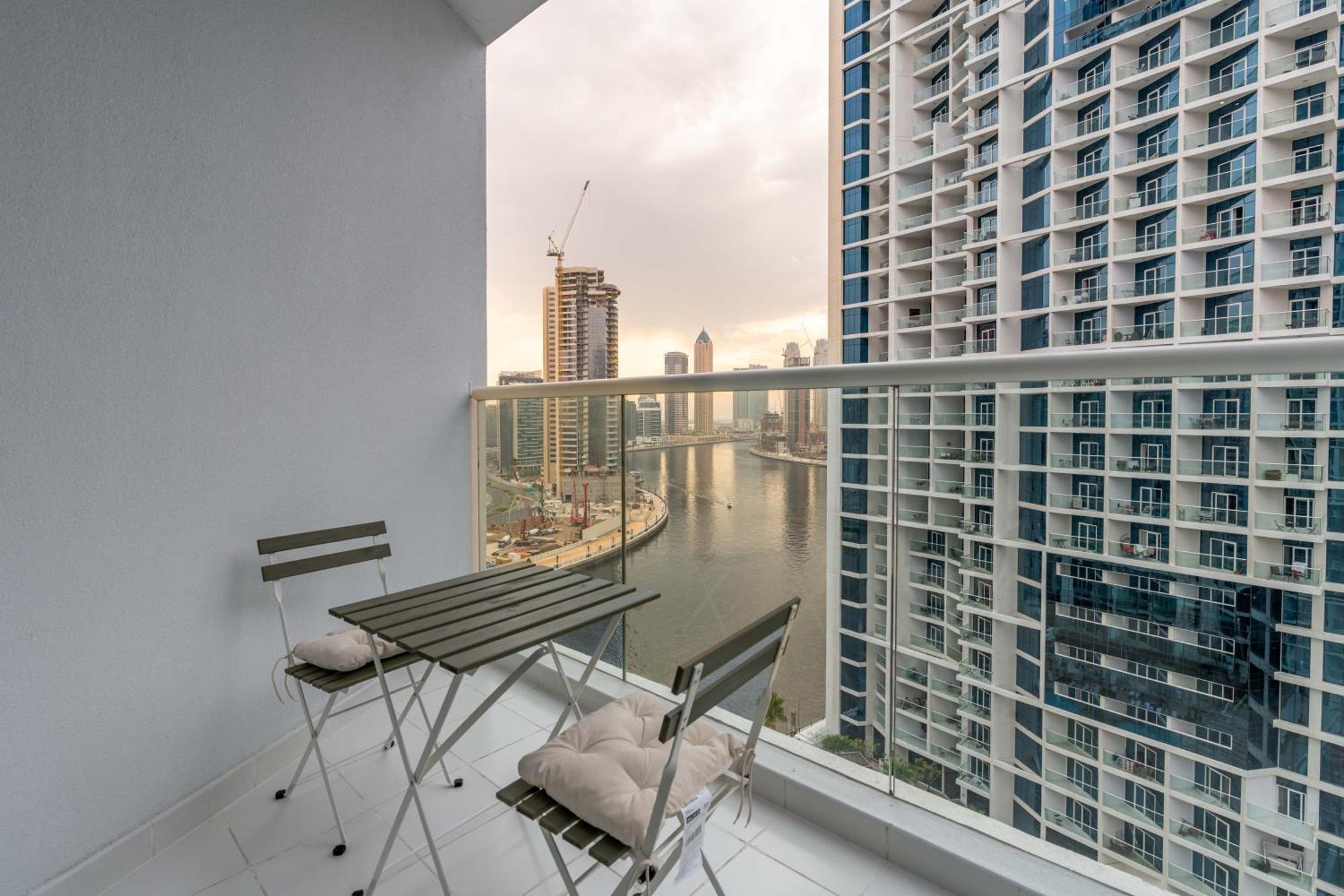 Spacious Luxe Family With Canal & Burj Khalifa View
