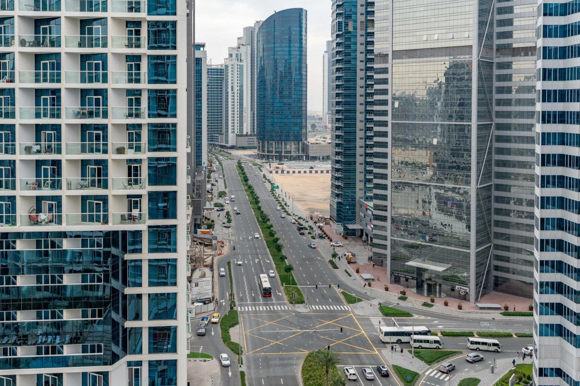 Spacious Luxe Family With Canal & Burj Khalifa View * Dubai