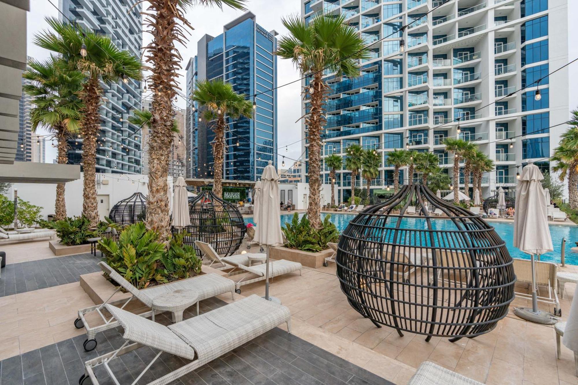 Spacious Luxe Family With Canal & Burj Khalifa View Dubai