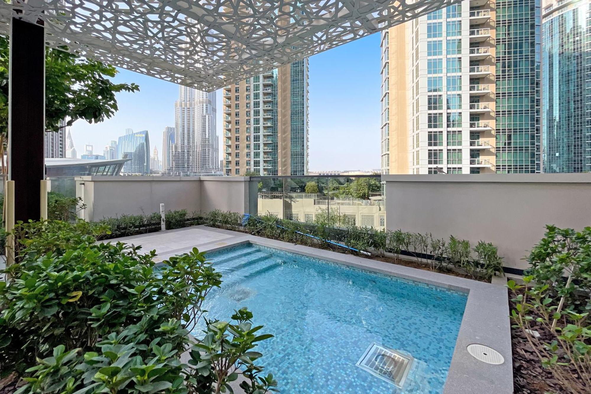Majestic Act One 2br 37th Floor- Downtown- Boulevard View Apartment *
