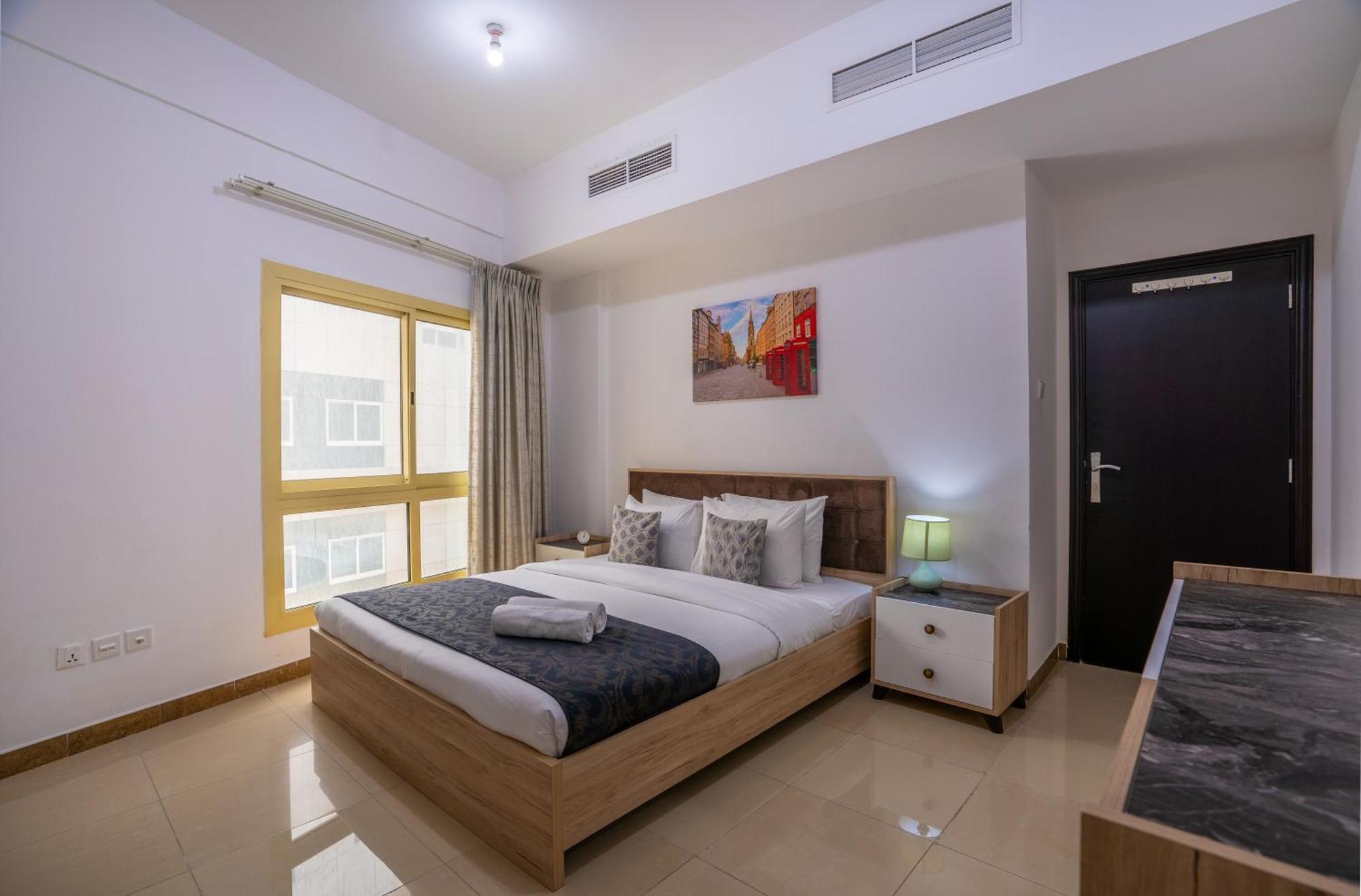 Apartment Rh- Experience Comfort And Convenience In Our 2br, Al Barsha