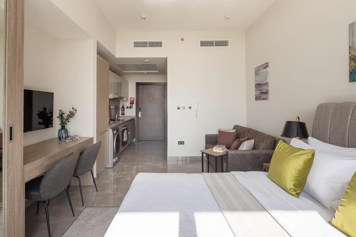 Frank Porter - Majestique 1 Apartment Dubai