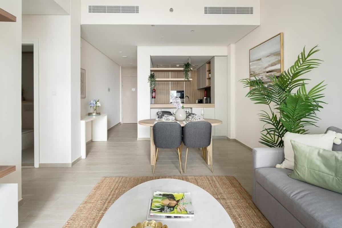 Frank Porter - Wilton Terraces 1 Apartment Dubai