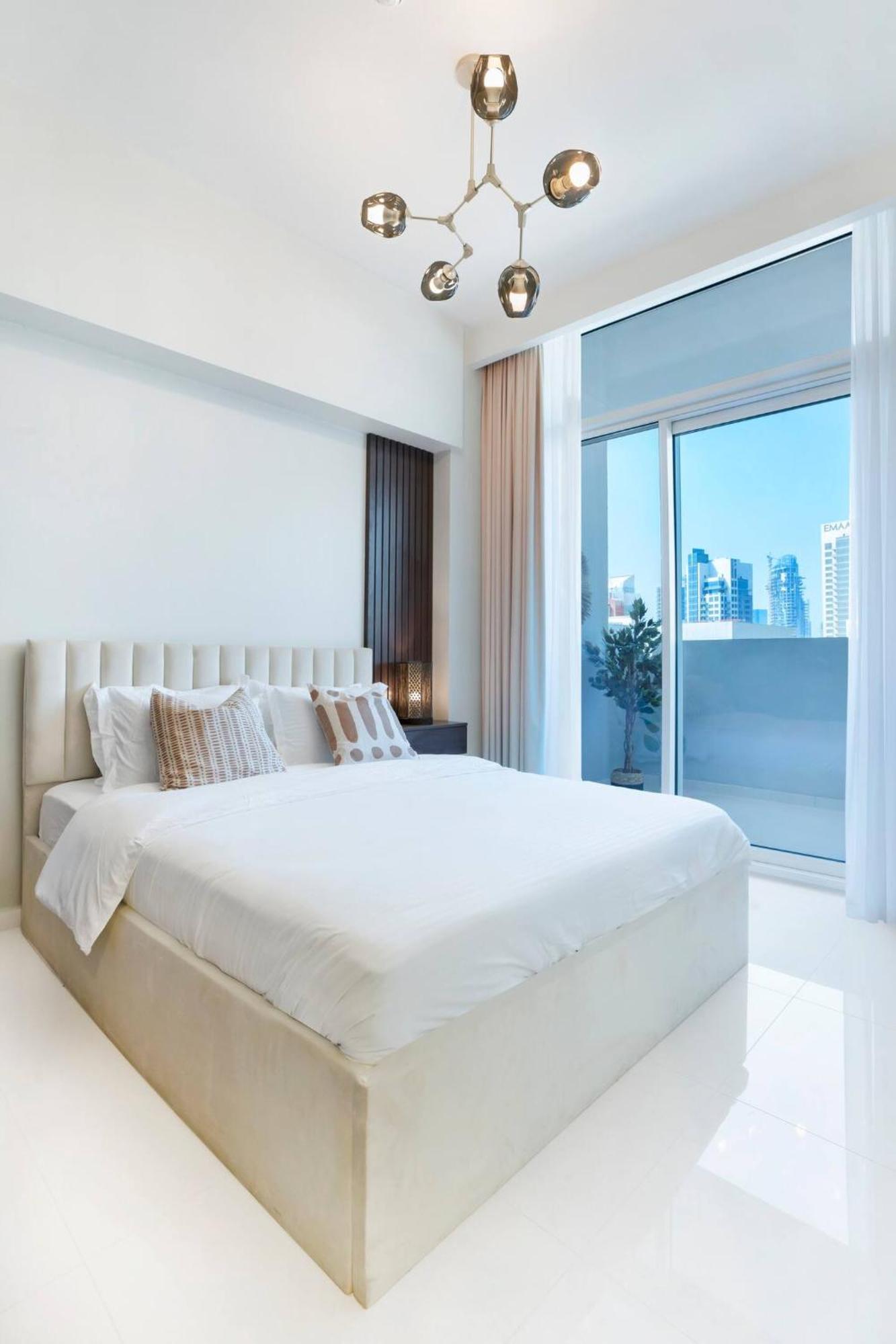 5-star Burj Khalifa View In Boho With Pool & Gym! Dubai