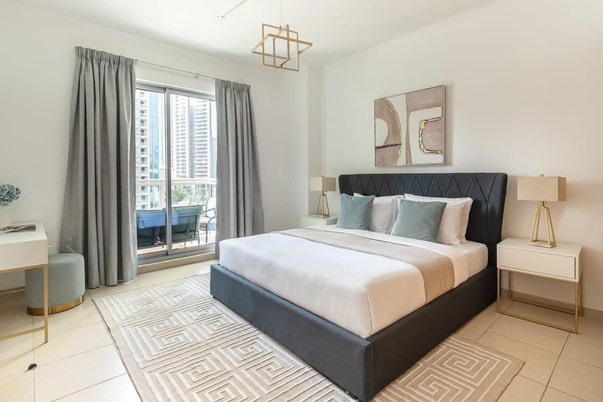 Frank Porter - The Residences Tower 3 Apartment